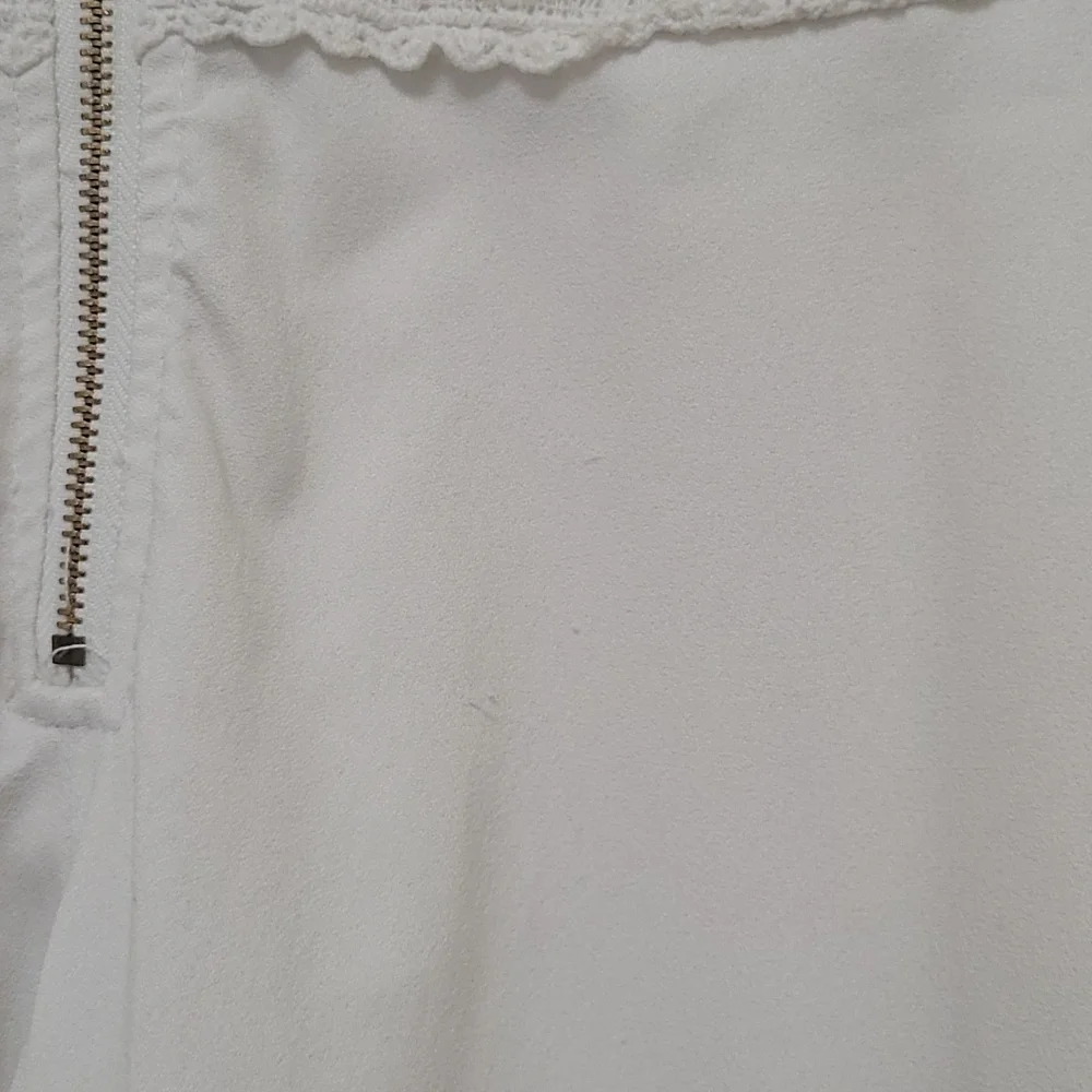 Beautiful white dress - Picture 3 of 5
